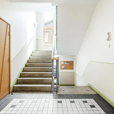 New! 2 Bedroom Free Parking, Child Friendly, Happening Area - Cafes, Markets, Museums, Old Town Close By * 塔林
