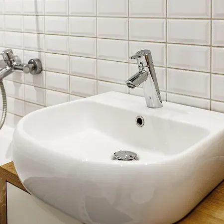New! 2 Bedroom Free Parking, Child Friendly, Happening Area - Cafes, Markets, Museums, Old Town Close By * 塔林