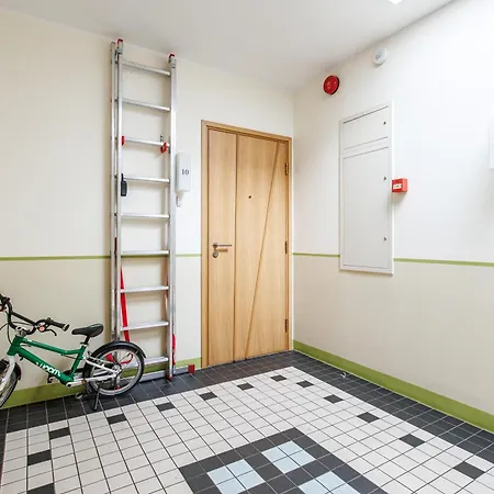 New! 2 Bedroom Free Parking, Child Friendly, Happening Area - Cafes, Markets, Museums, Old Town Close By *